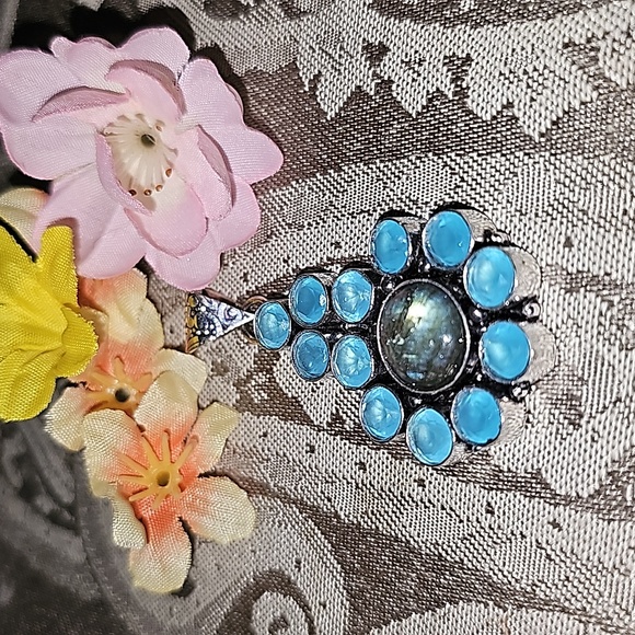 Labradorite pendant REDUCED 6/21/24 - Picture 2 of 8